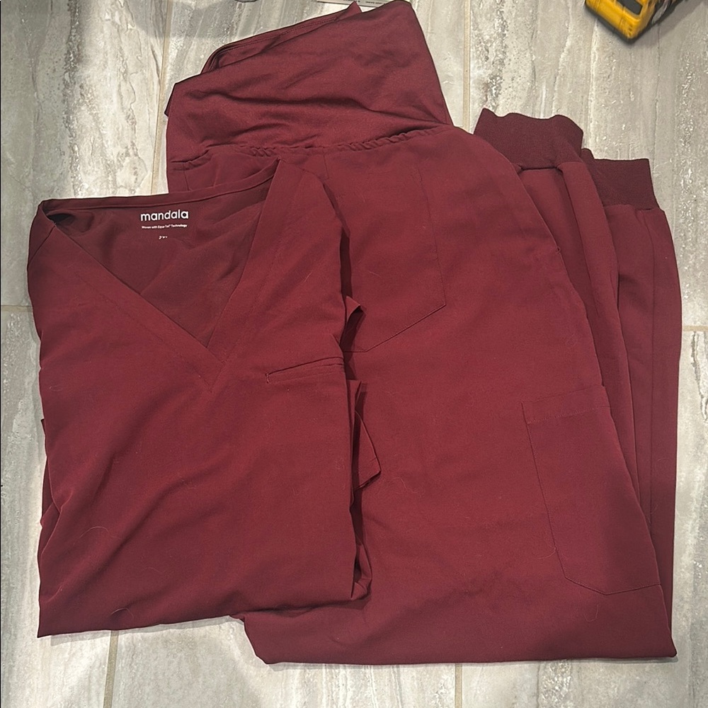 Mandala Women's V-Neck Scrub Set in Wine